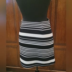 Saks Fifth Ave B&W Stripe Mini Skirt Size XS